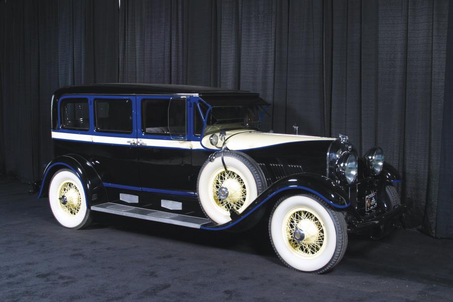  Auburn 8-125 A Deluxe Sedan 1930 года  (фото 1 из 4)